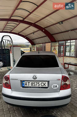 Седан Volkswagen Passat 2002 в Надворной