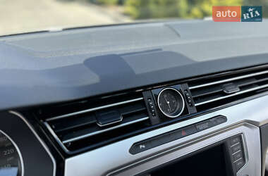 Седан Volkswagen Passat 2016 в 