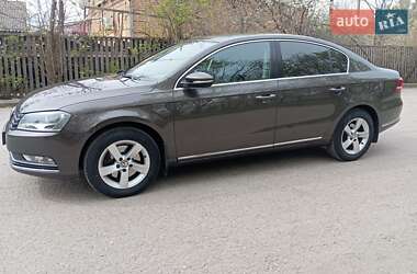 Седан Volkswagen Passat 2012 в 
