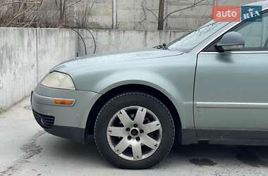 Седан Volkswagen Passat 2004 в 