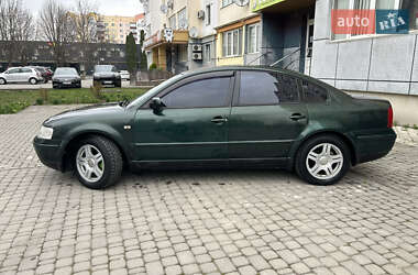Седан Volkswagen Passat 1998 в 