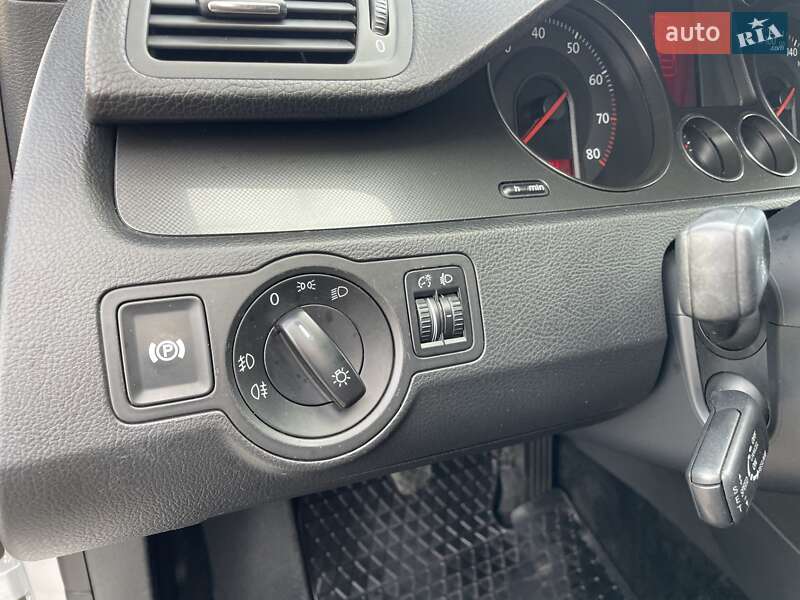 Универсал Volkswagen Passat 2006 в Николаеве