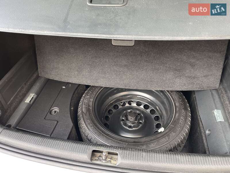 Универсал Volkswagen Passat 2006 в Николаеве