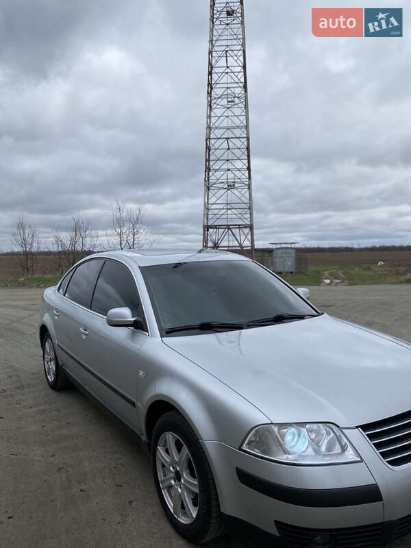 Седан Volkswagen Passat 2001 в Житомирі