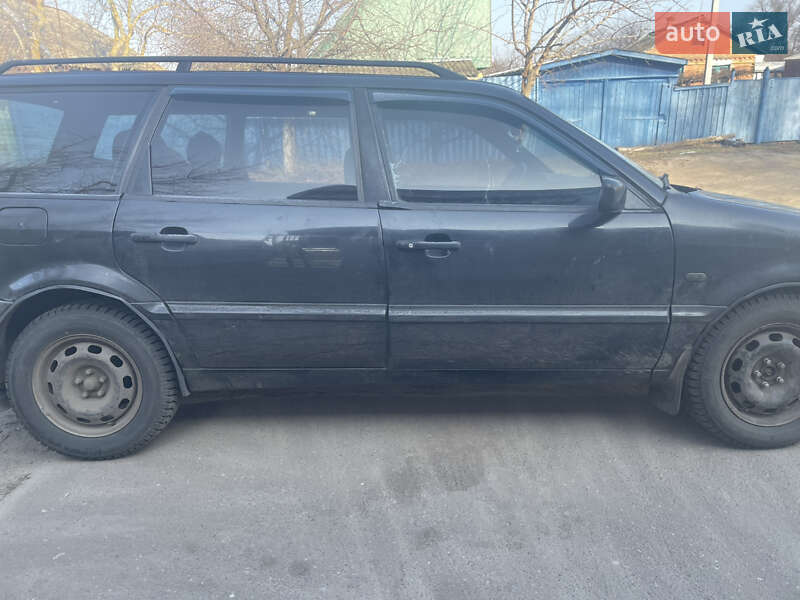 Універсал Volkswagen Passat 1994 в Бобровиці