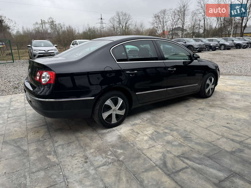 Седан Volkswagen Passat 2010 в Ивано-Франковске