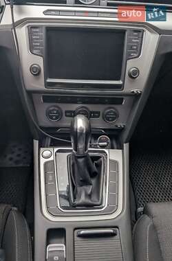 Універсал Volkswagen Passat 2015 в 