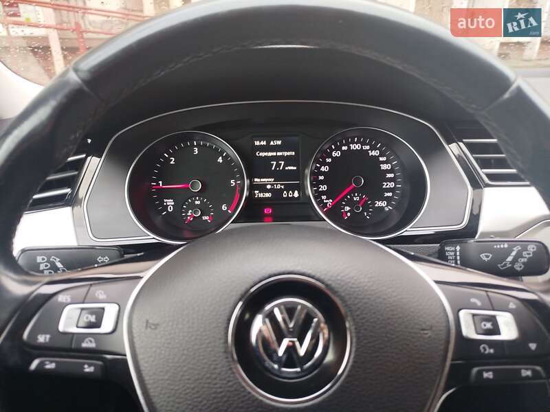 Универсал Volkswagen Passat 2016 в Коломые