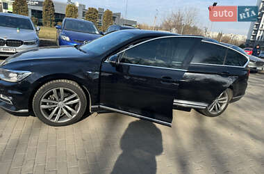 Седан Volkswagen Passat 2015 в 