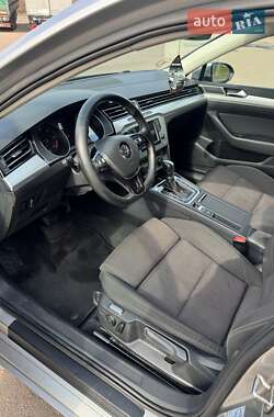 Універсал Volkswagen Passat 2014 в 