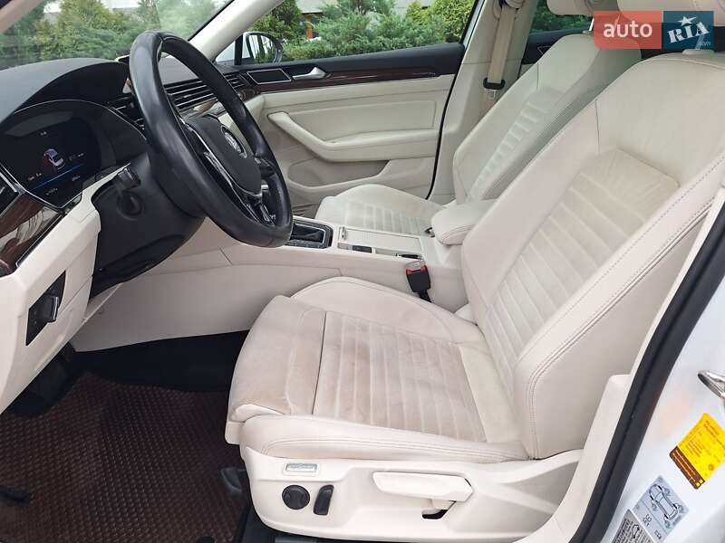 Седан Volkswagen Passat 2017 в Киеве