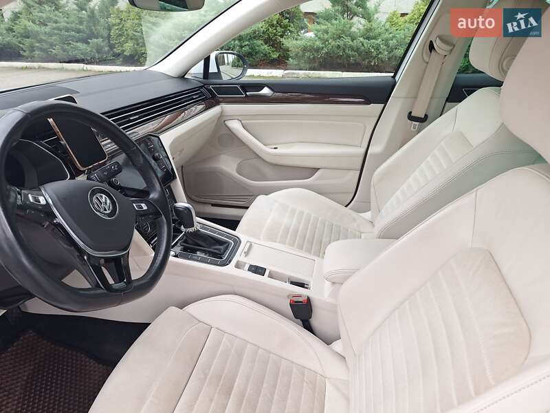 Седан Volkswagen Passat 2017 в Киеве