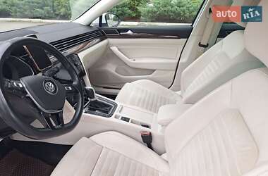 Седан Volkswagen Passat 2017 в 