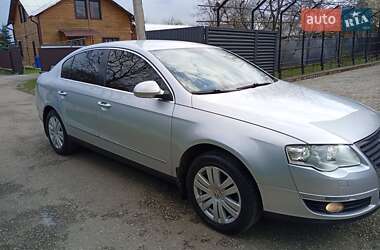 Седан Volkswagen Passat 2005 в 