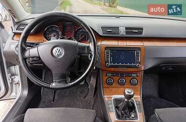 Седан Volkswagen Passat 2005 в 