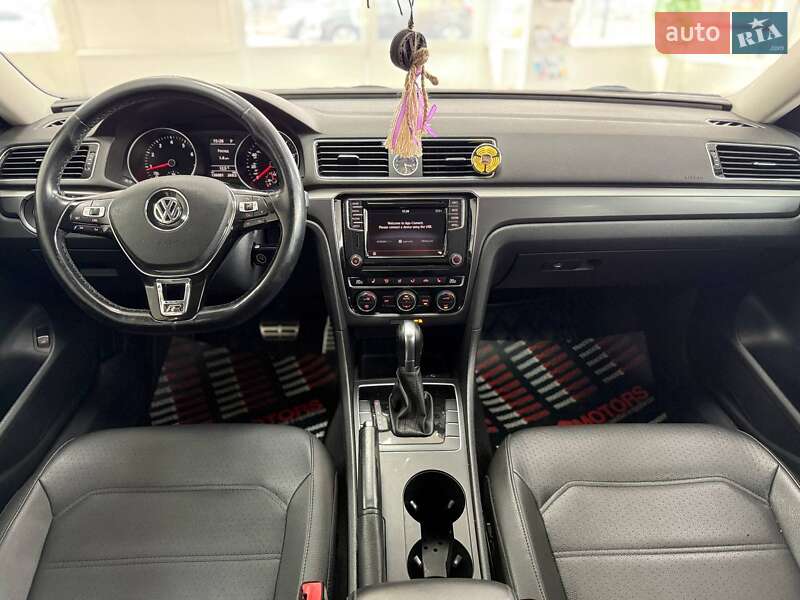 Седан Volkswagen Passat 2017 в Києві