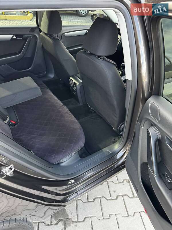 Універсал Volkswagen Passat 2013 в Львові