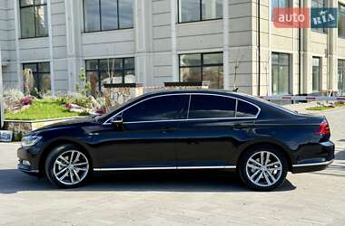 Седан Volkswagen Passat 2015 в Хусте