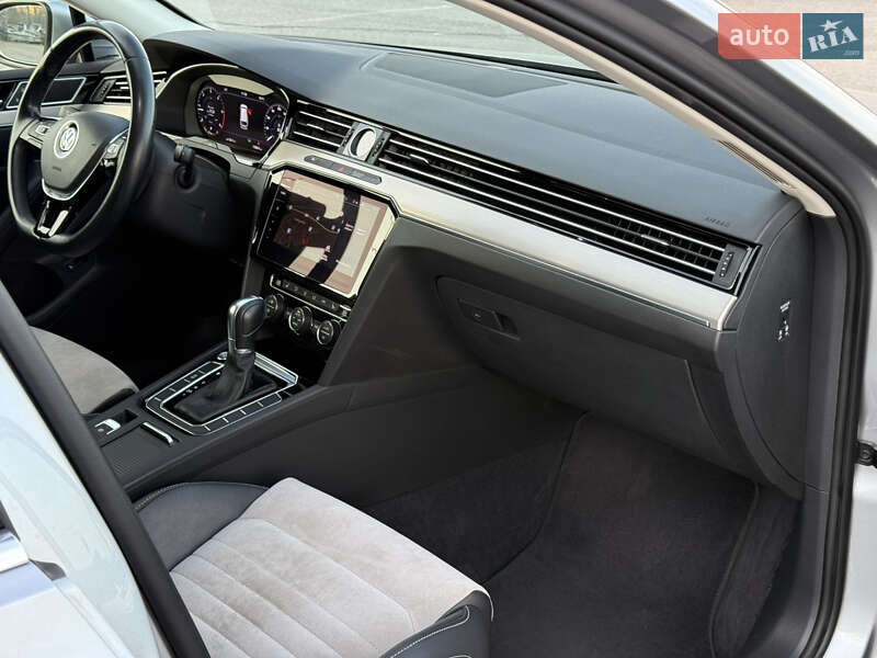 Універсал Volkswagen Passat 2019 в Чернівцях