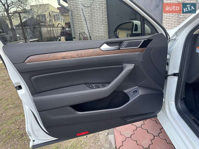 Седан Volkswagen Passat 2018 в Виннице