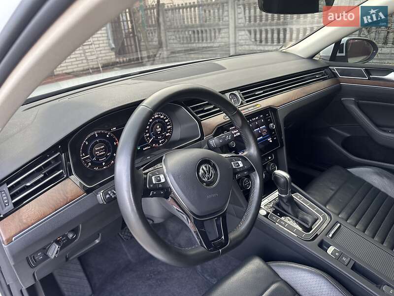 Седан Volkswagen Passat 2018 в Виннице