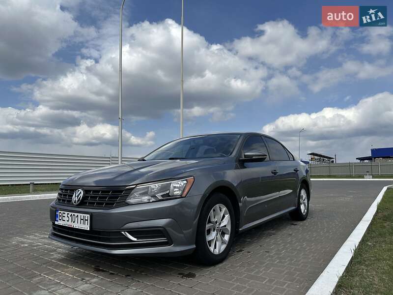 Седан Volkswagen Passat 2018 в Николаеве
