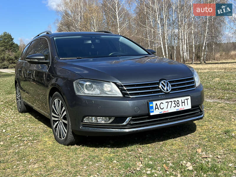 Універсал Volkswagen Passat 2011 в Любомлі