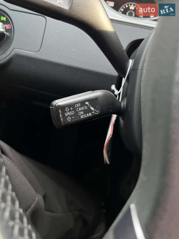 Універсал Volkswagen Passat 2011 в Любомлі