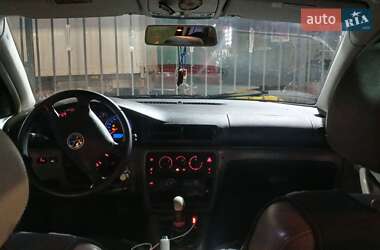 Седан Volkswagen Passat 2002 в 