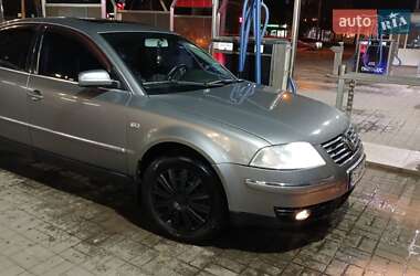 Седан Volkswagen Passat 2002 в 