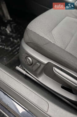 Универсал Volkswagen Passat 2011 в 