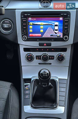 Седан Volkswagen Passat 2012 в 