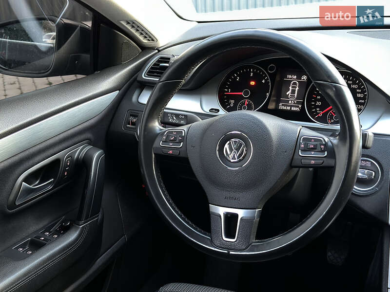 Седан Volkswagen Passat 2012 в Ужгороді
