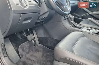 Седан Volkswagen Passat 2015 в 
