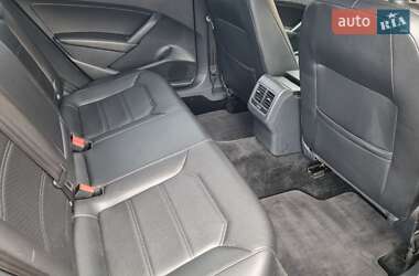 Седан Volkswagen Passat 2015 в 