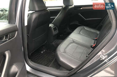 Седан Volkswagen Passat 2014 в 