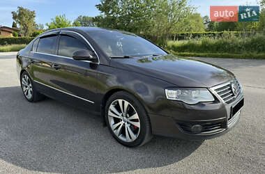 Седан Volkswagen Passat 2007 в  фото 13 Седан Volkswagen Passat 2007 в