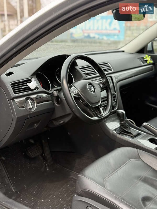 Седан Volkswagen Passat 2016 в Лубнах