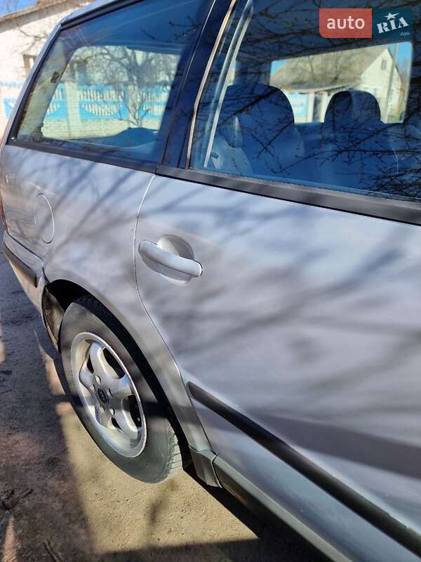 Універсал Volkswagen Passat 1999 в Переяславі