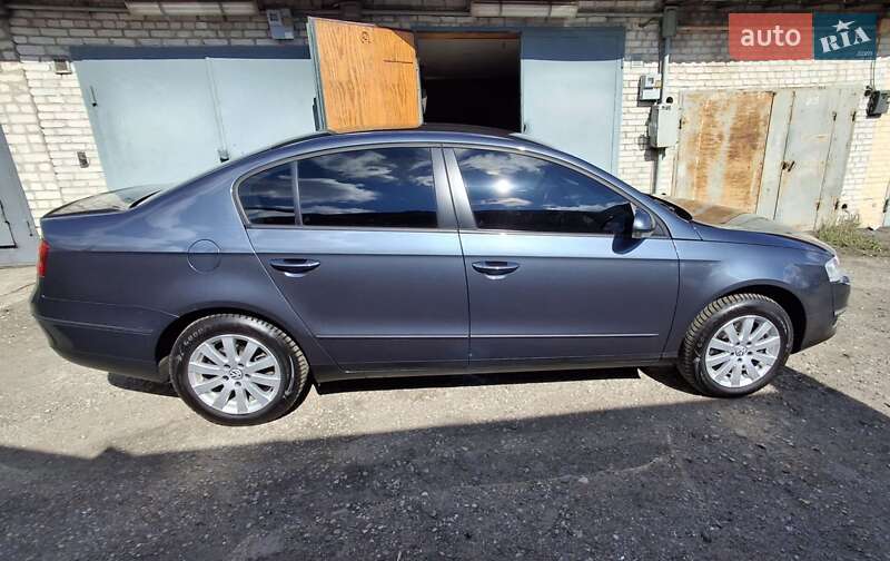 Седан Volkswagen Passat 2010 в Киеве