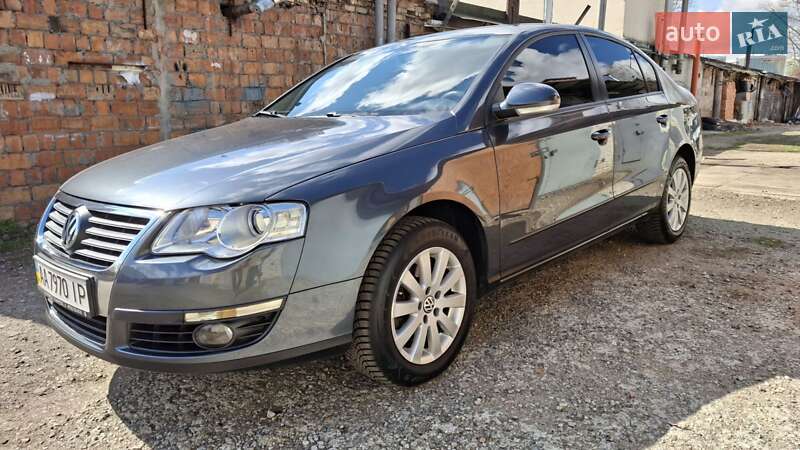 Седан Volkswagen Passat 2010 в Киеве