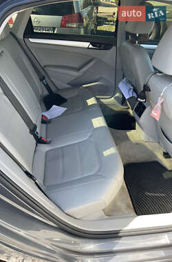Седан Volkswagen Passat 2012 в 