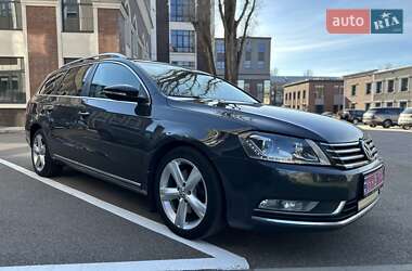 Универсал Volkswagen Passat 2012 в Киеве