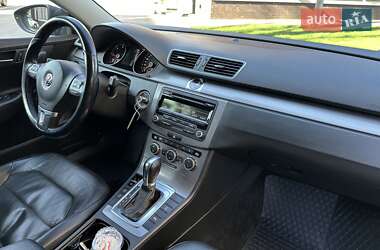 Универсал Volkswagen Passat 2012 в 