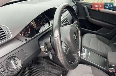 Седан Volkswagen Passat 2012 в 