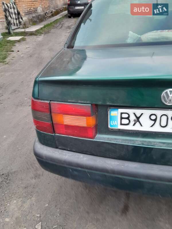 Седан Volkswagen Passat 1996 в Изяславе
