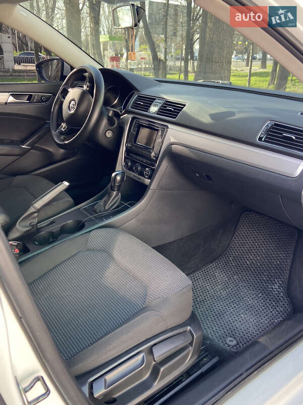 Седан Volkswagen Passat 2016 в Николаеве