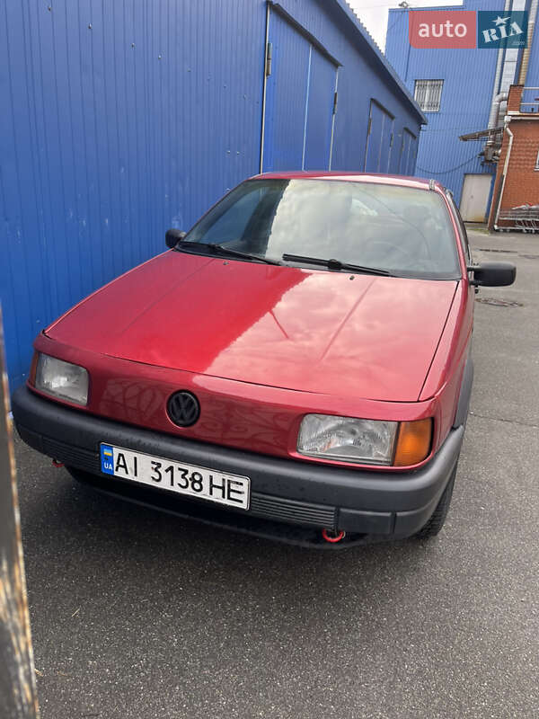 Седан Volkswagen Passat 1990 в 