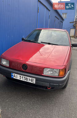 Седан Volkswagen Passat 1990 в 