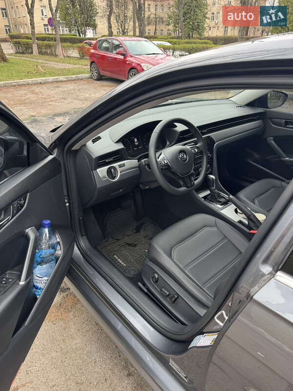 Седан Volkswagen Passat 2021 в Киеве